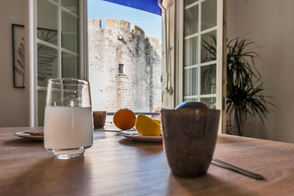 Lesehan Appartement Aigues Mortes Vue Remparts Extérieur photo